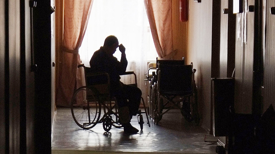 Почти 444 миллиона рублей выплатят приморцам, ухаживающим за инвалидами на дому.