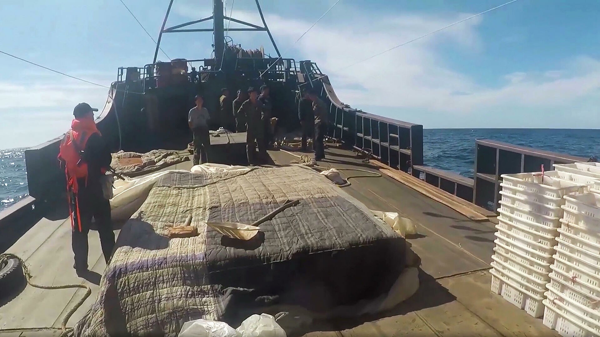Рыбака из КНДР осудили в Приморье за нападение на пограничников РФ.